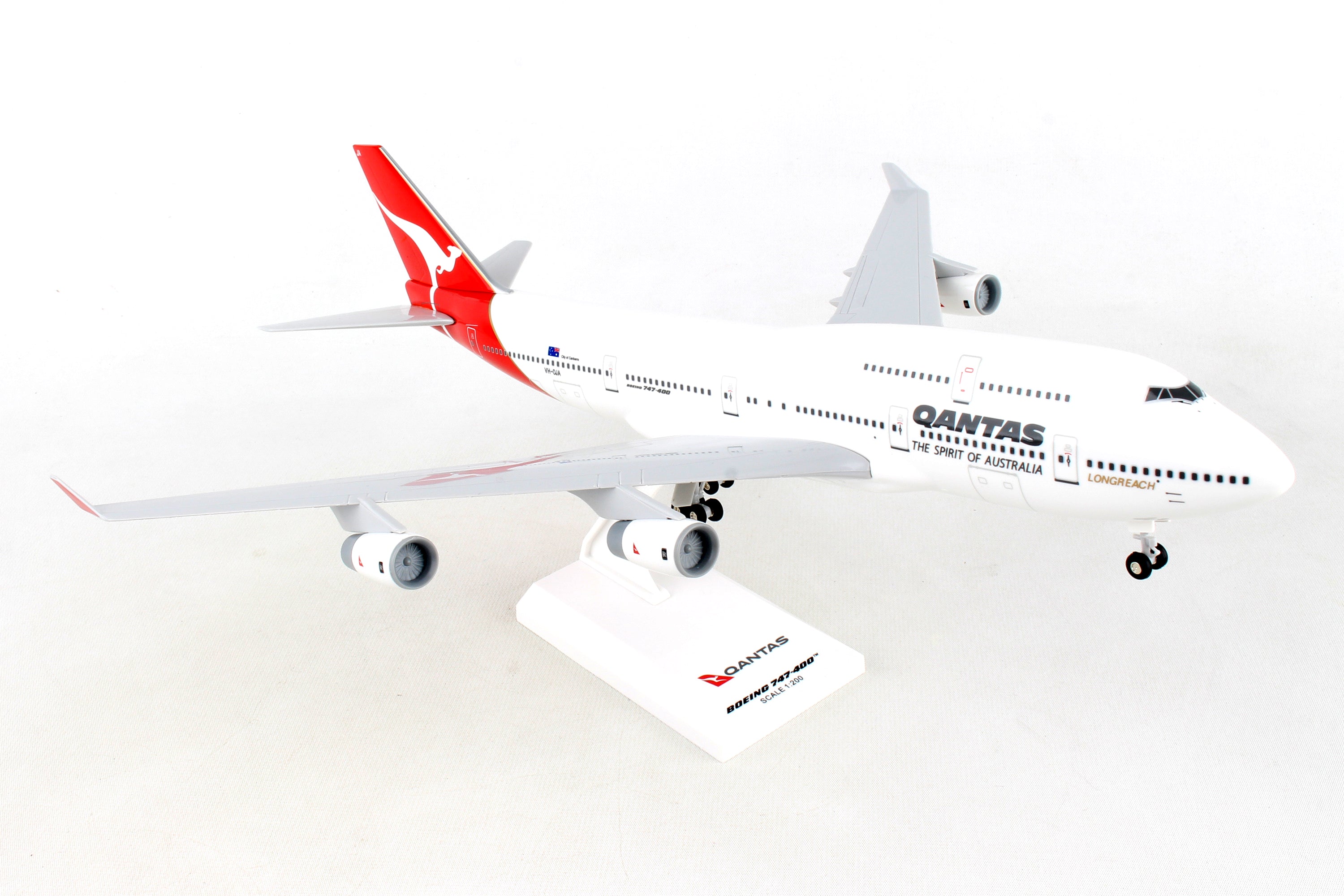 SKR1026 SKYMARKS QANTAS 747-400 1/200 W/GEAR HARS