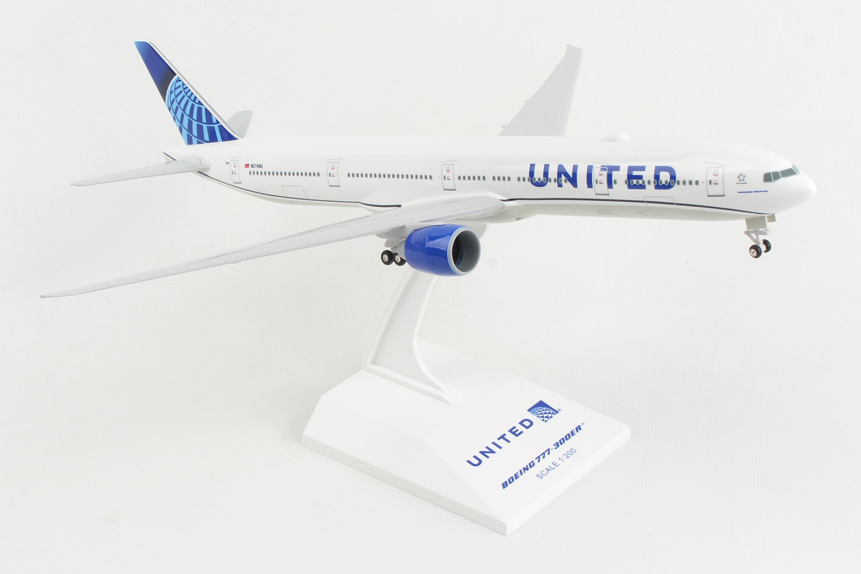 SKR1054 SKYMARKS UNITED 777-300 1/200 W/GEAR 2019 NEW LIVERY