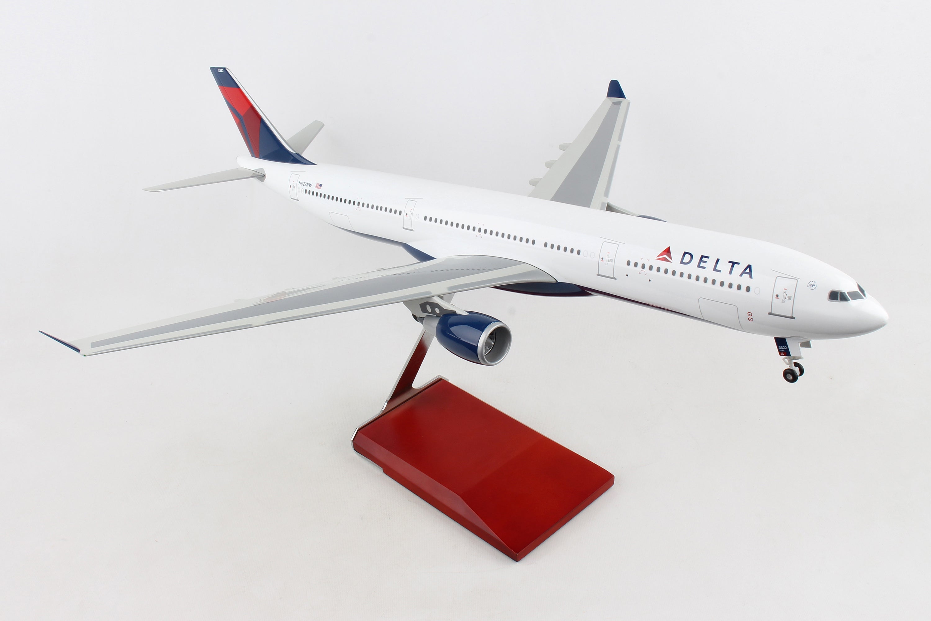 SKR9200 SKYMARKS DELTA A330-300 1/100 W/WOOD STAND 