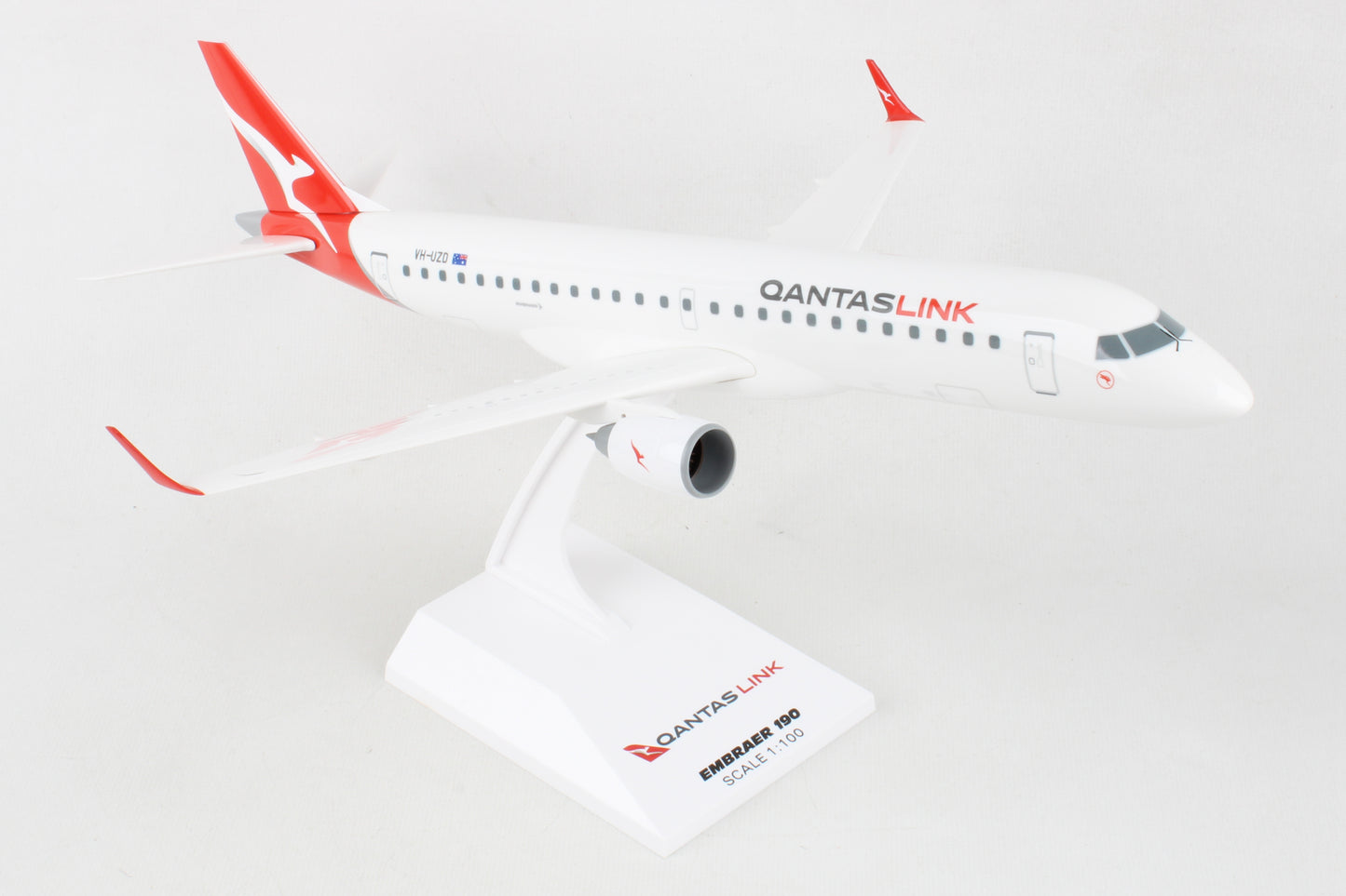 SKR1129 SKYMARKS QANTAS E190 1/100