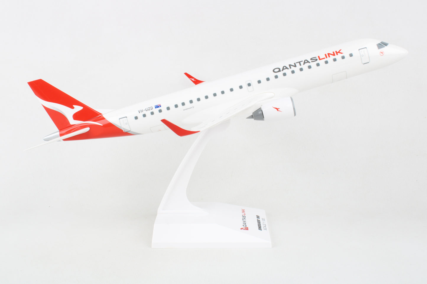 SKR1129 SKYMARKS QANTAS E190 1/100