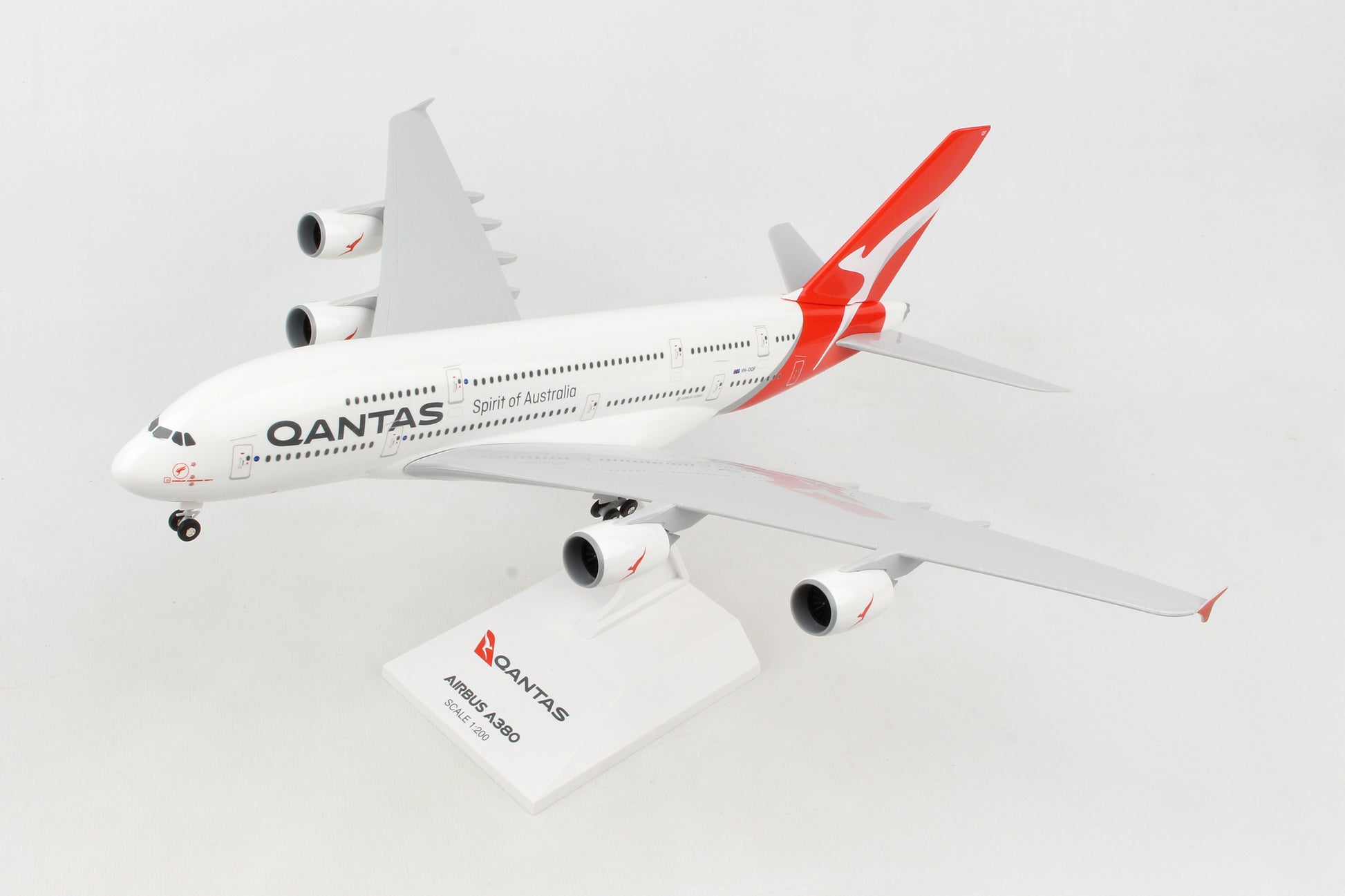 SKR1000 SKYMARKS QANTAS A380 1/200 W/GEAR NEW LIVERY - SkyMarks Models