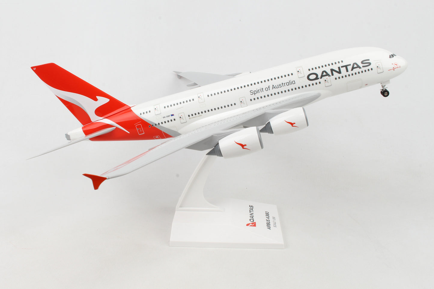 SKR1000 SKYMARKS QANTAS A380 1/200 W/GEAR NEW LIVERY - SkyMarks Models