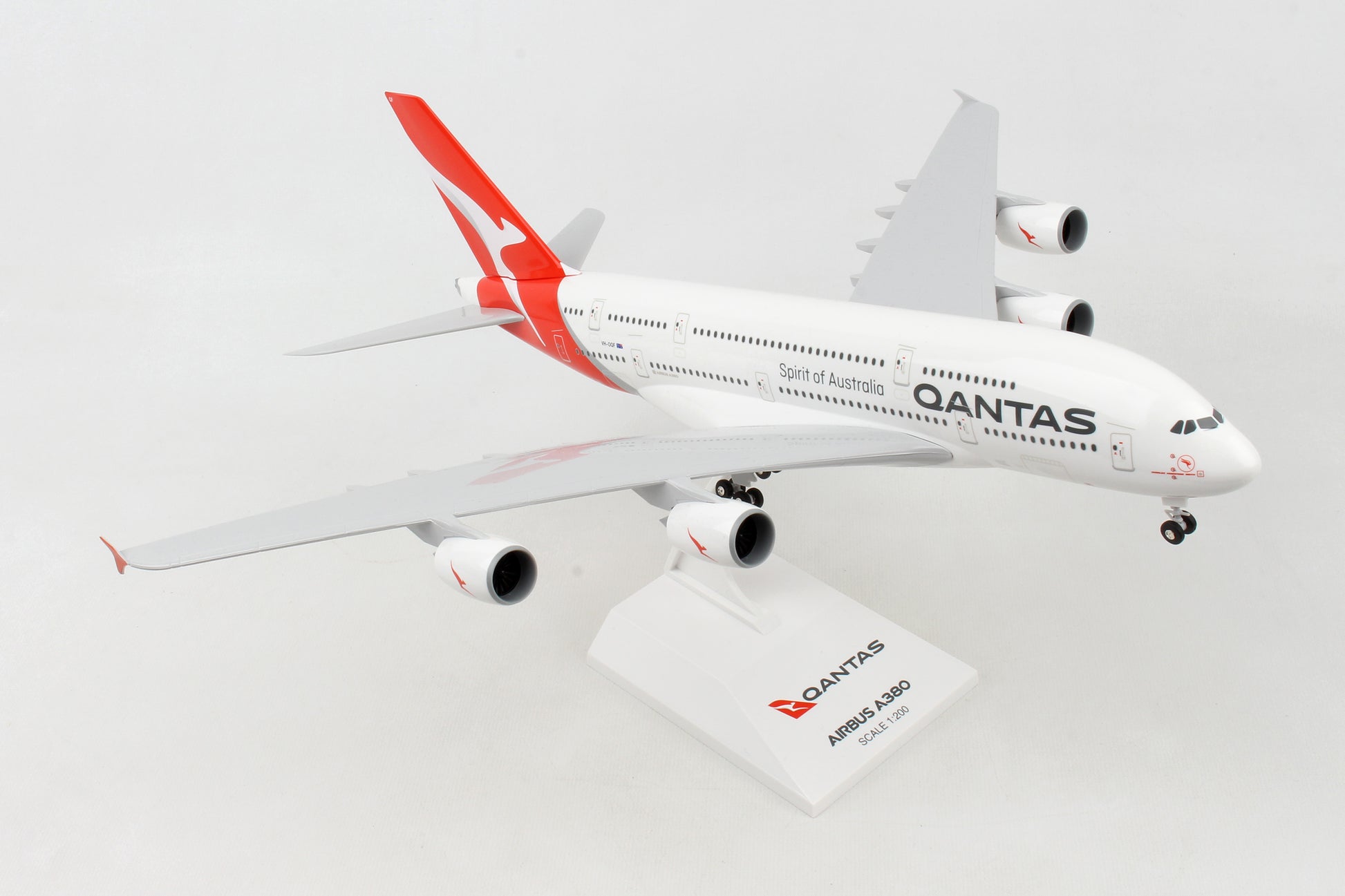 SKR1000 SKYMARKS QANTAS A380 1/200 W/GEAR NEW LIVERY - SkyMarks Models