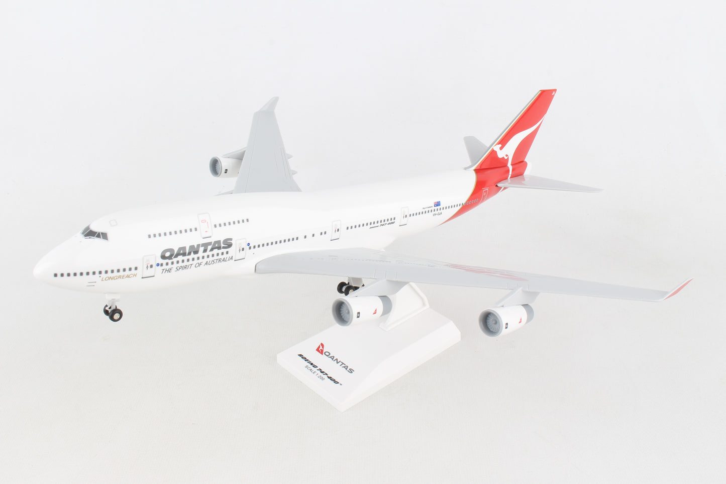 SKR1026 SKYMARKS QANTAS 747-400 1/200 W/GEAR HARS MUSEUM - SkyMarks Models