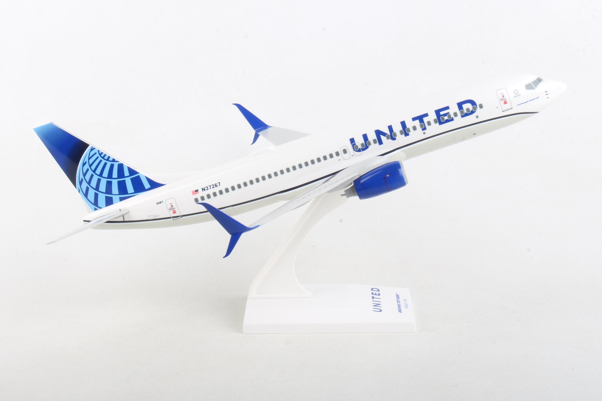 SKR1028 SKYMARKS UNITED 737-800 1/130 2019 LIVERY - SkyMarks Models