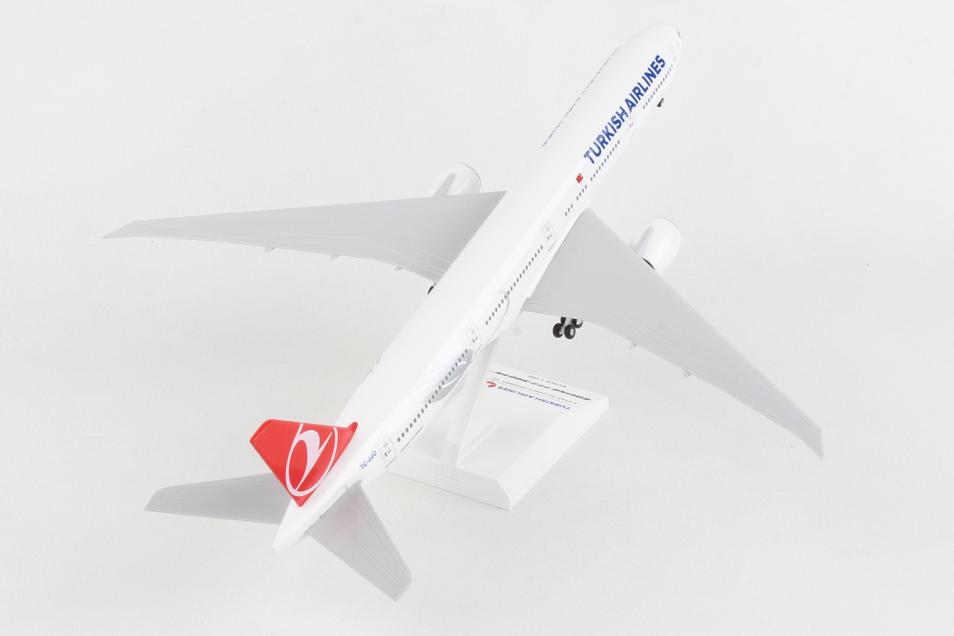 SKR740 SKYMARKS TURKISH 777-300ER 1/200 W/GEAR – SkyMarks Models