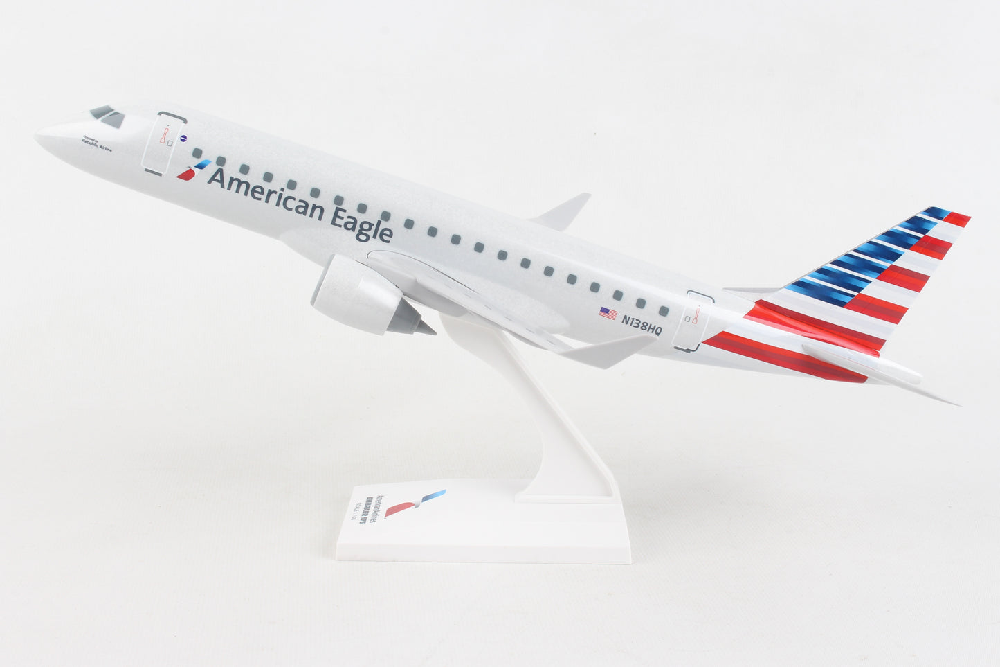 SKR763 SKYMARKS AMERICAN EAGLE EMBRAER E175 1/100 NEW LIVERY REPUBLIC