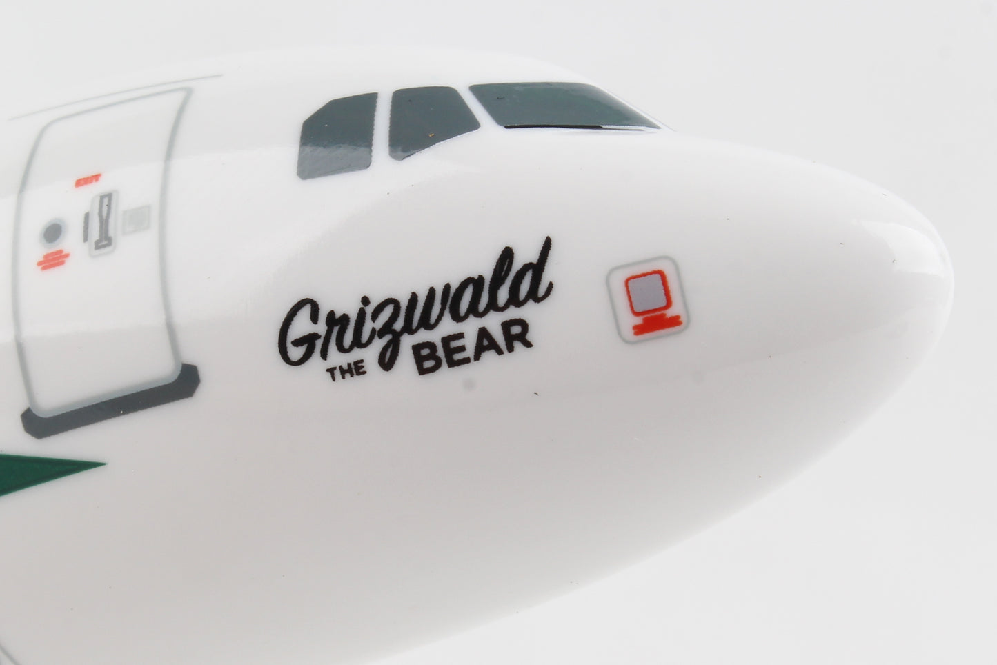 SKR806  SKYMARKS FRONTIER A320 1/150 W/SHARKLETS GRIZWALD THE BEAR