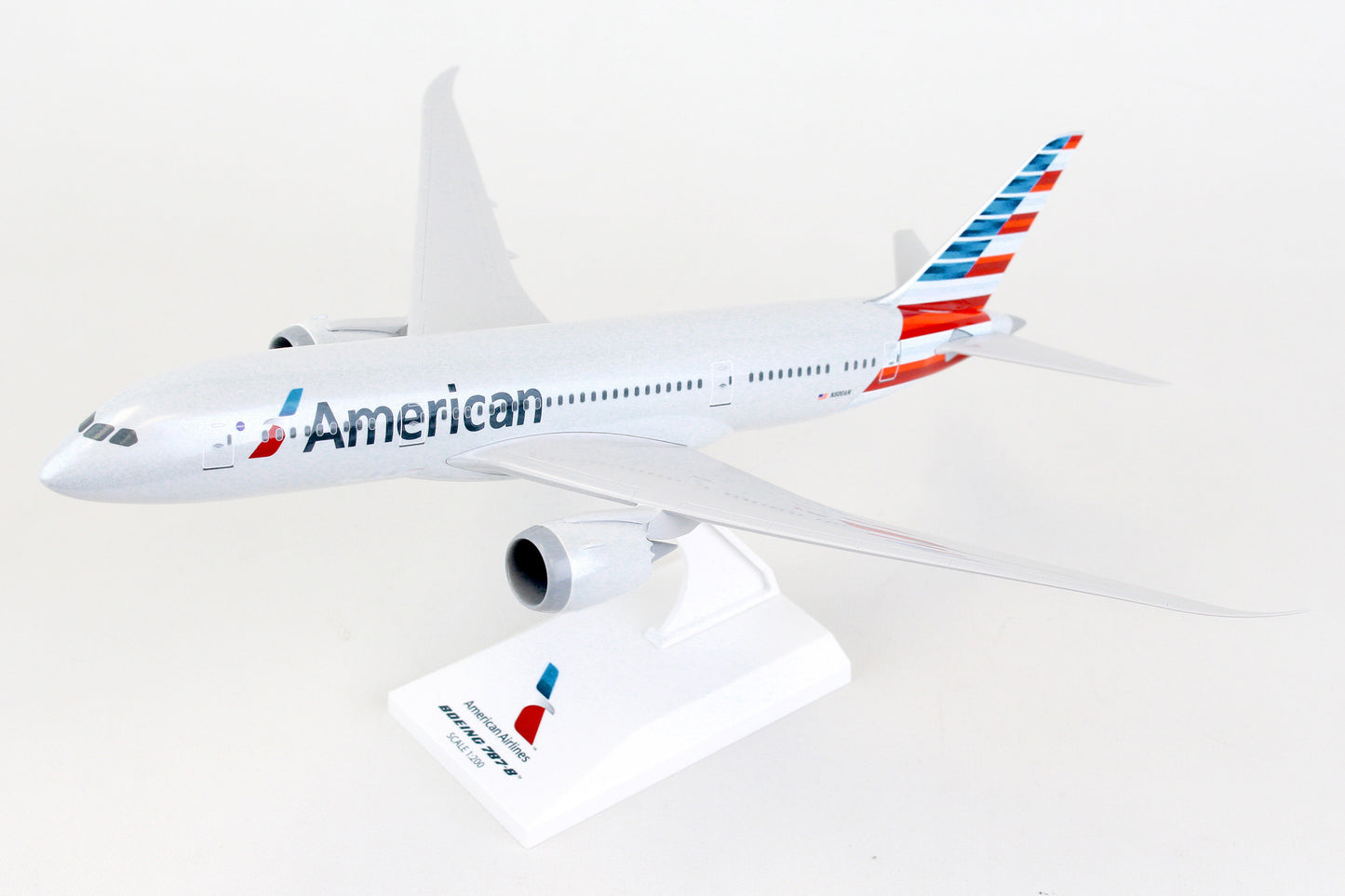 SKR827 SKYMARKS AMERICAN 787-8 1/200 - SkyMarks Models