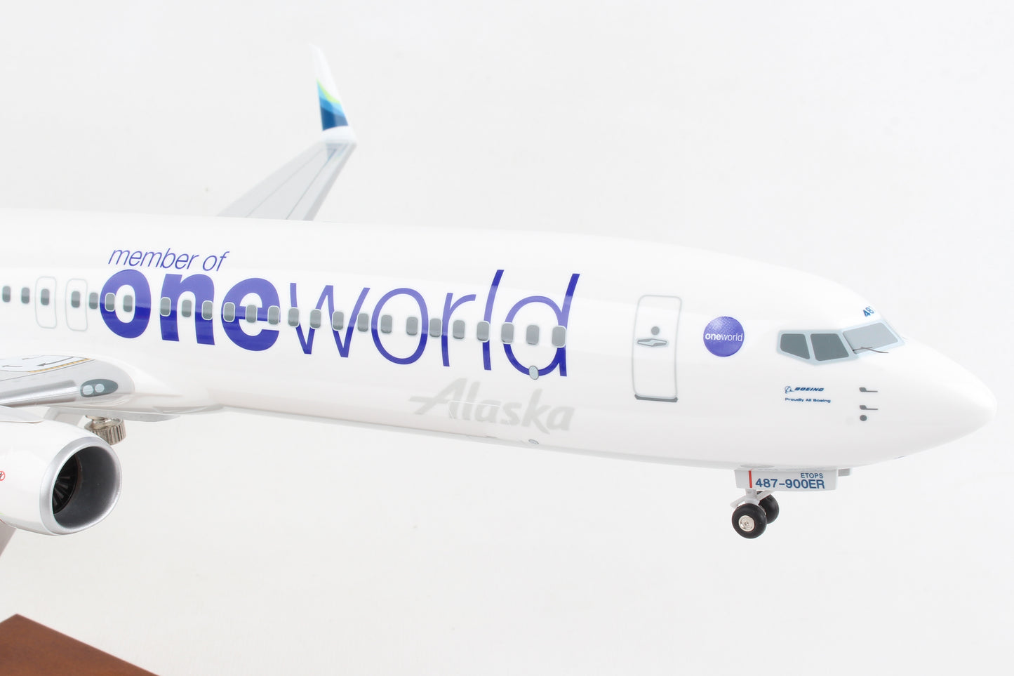 SKR8286 SKYMARKS ALASKA 737-900 1/100 ONE WORLD W/WOOD STAND & GEAR
