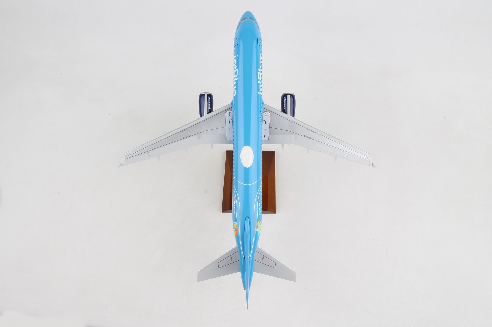 SKR8376 SKYMARKS JETBLUE A320 1/100 BLUERICUA N779JB – SkyMarks Models