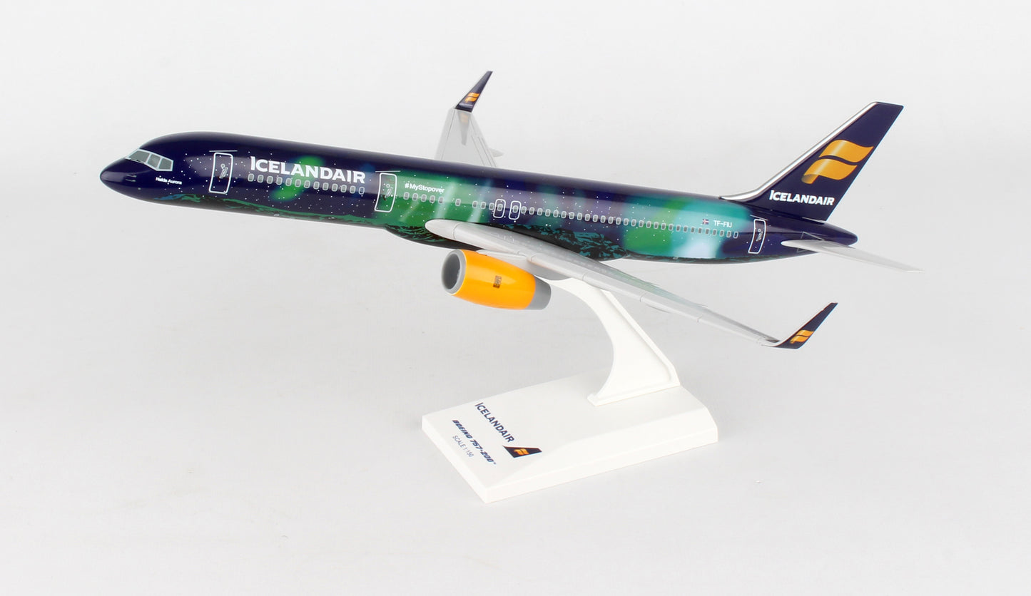 SKR892 SKYMARKS ICELANDAIR 757-200 1/150 HEKLA AURORA - SkyMarks Models