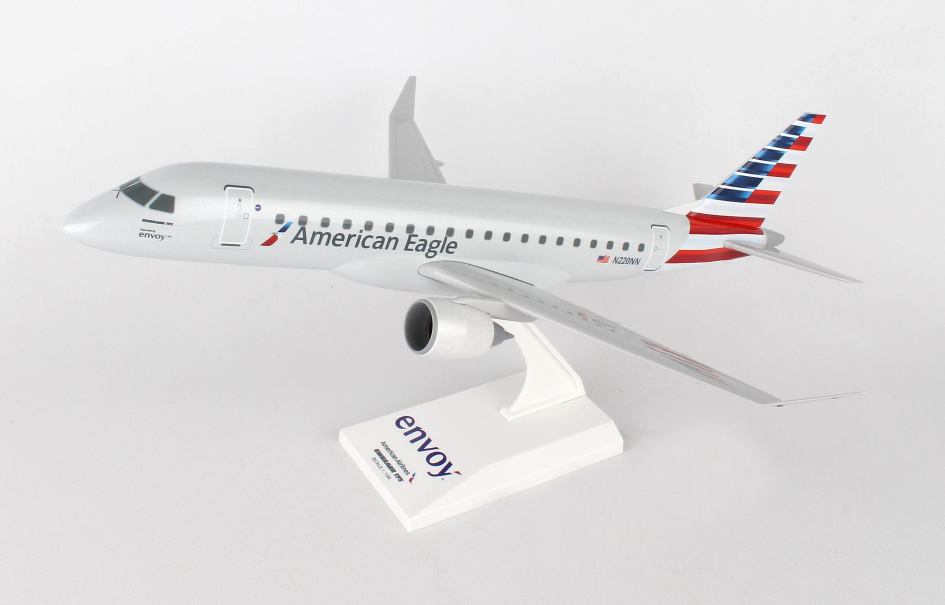 SKR902 SKYMARKS AMERICAN E175 1/100 ENVOY - SkyMarks Models