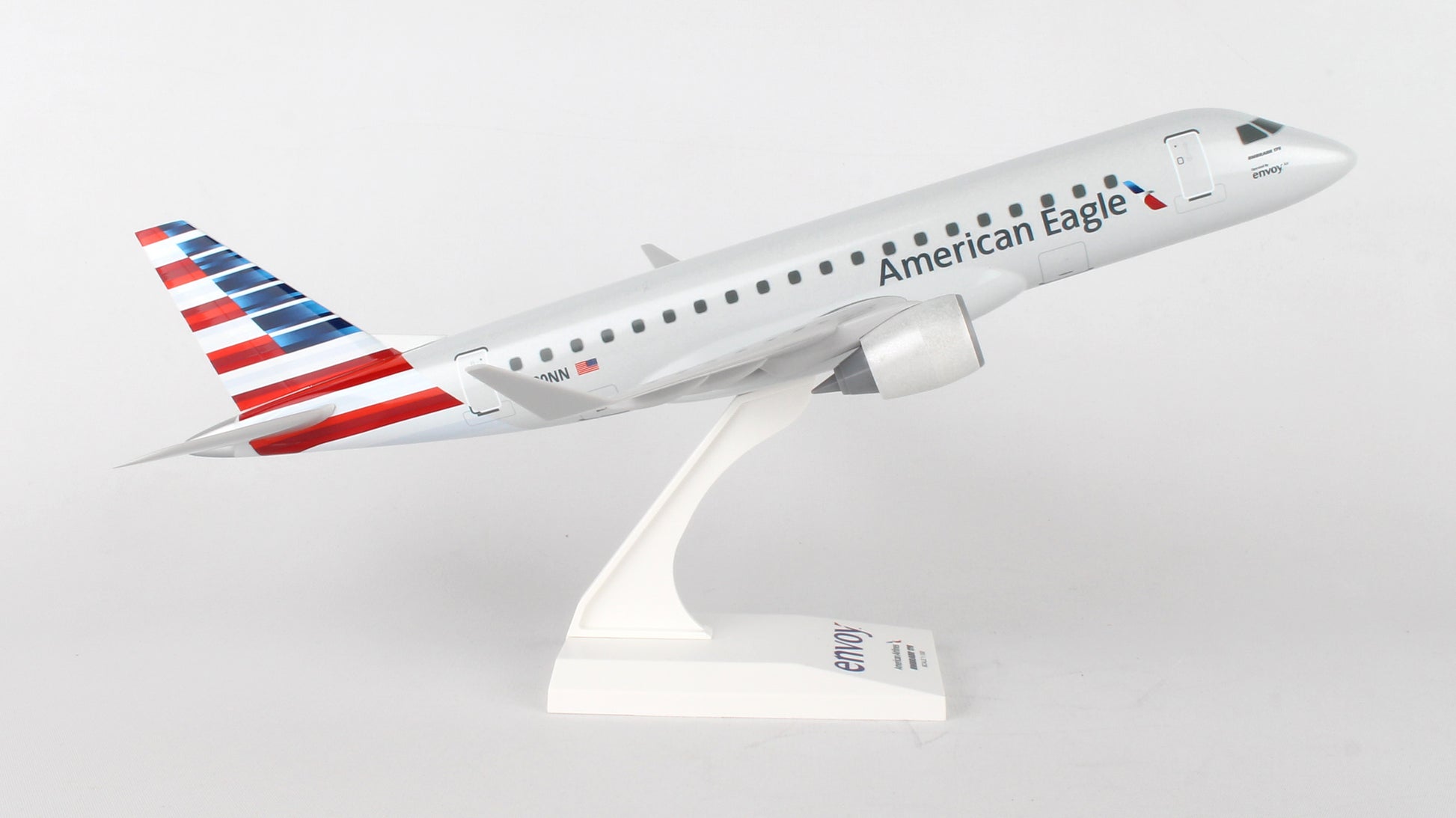 SKR902 SKYMARKS AMERICAN E175 1/100 ENVOY - SkyMarks Models