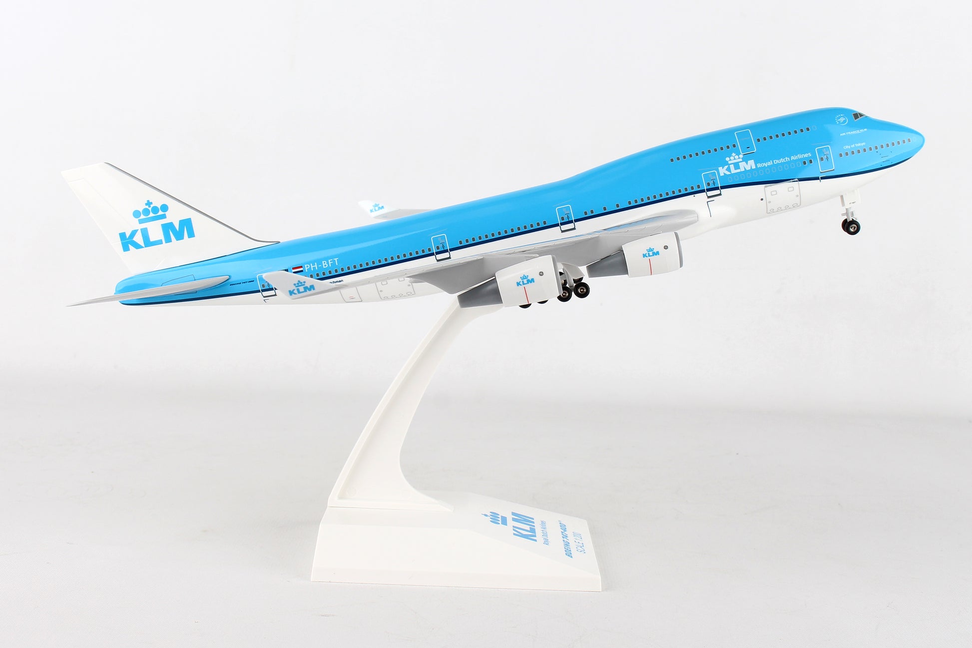 SKR940 SKYMARKS KLM 747-400 1/200 W/GEAR NEW LIVERY – SkyMarks Models